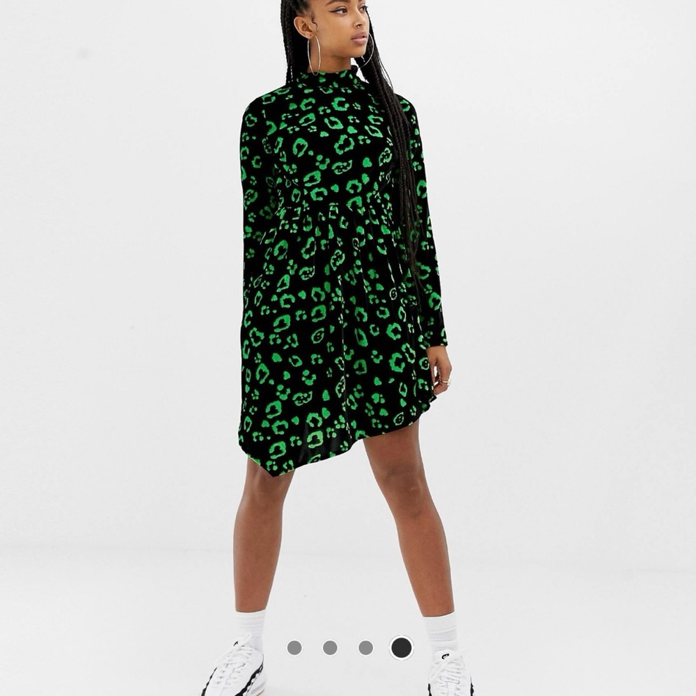 LgSleeve•Black&Green•LeoPrint•Velour•Empire Waist•Backless•SkaterDress•Size2•Y2K
